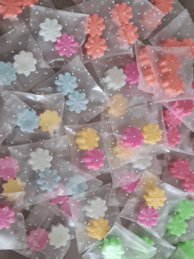 LOT DE 100 FONDANTS ALEATOIRES 