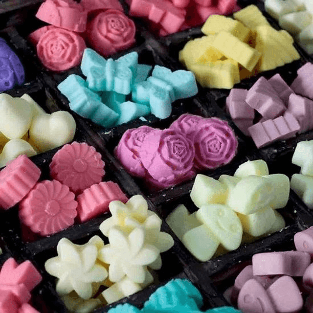 LOT DE 100 FONDANTS ALEATOIRES 